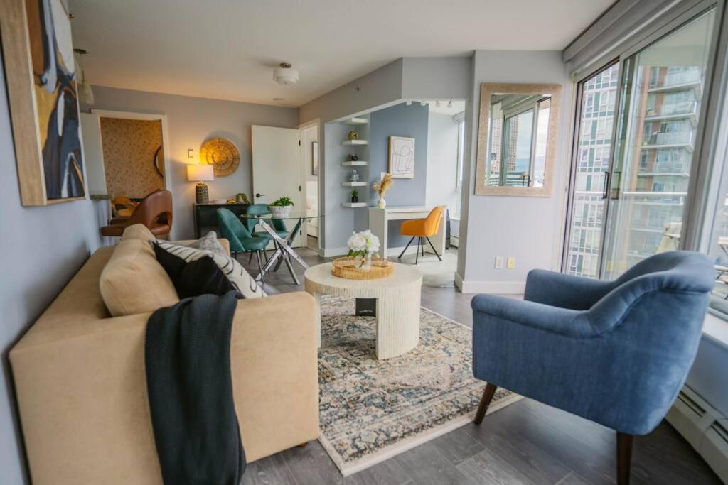 Downtown King Suite-Surround Views-Pool/Gym/Parkng Vancouver Exteriör bild