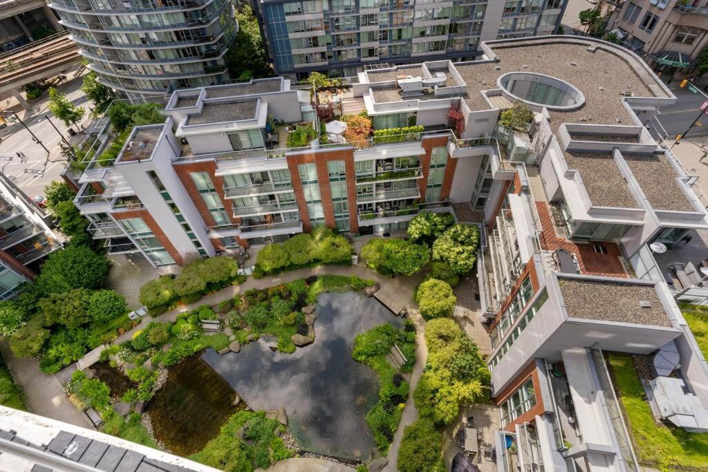 Downtown King Suite-Surround Views-Pool/Gym/Parkng Vancouver Exteriör bild