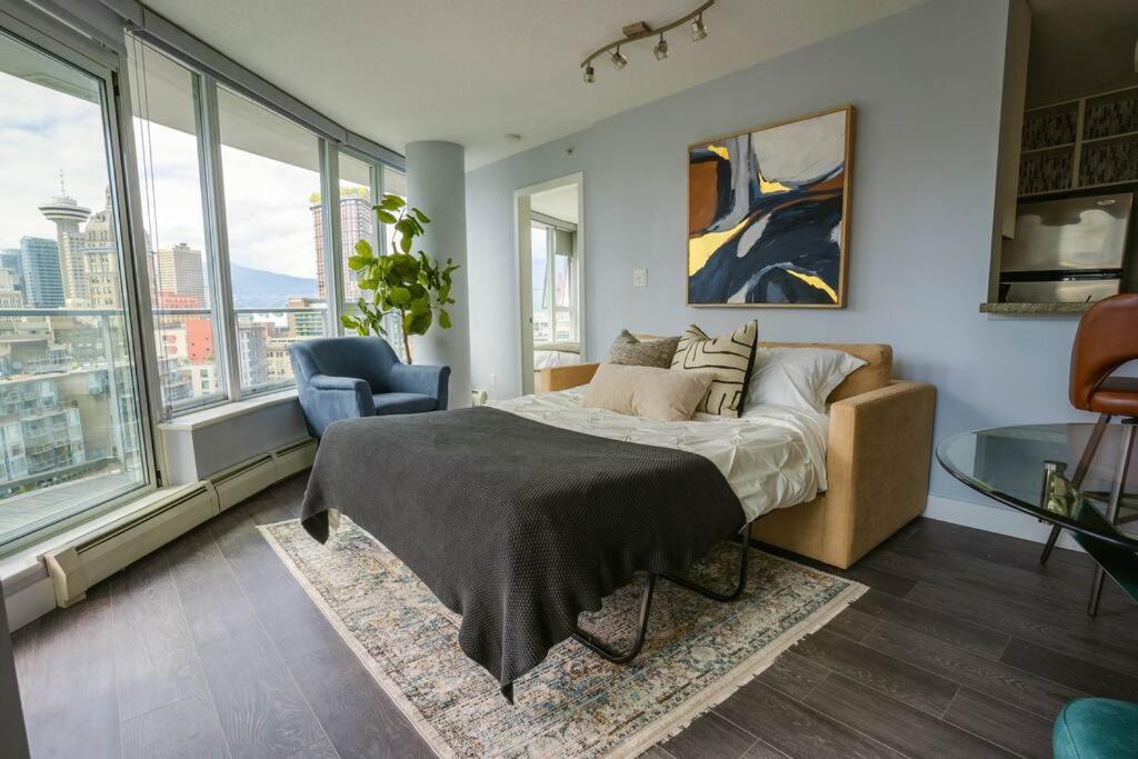 Downtown King Suite-Surround Views-Pool/Gym/Parkng Vancouver Exteriör bild